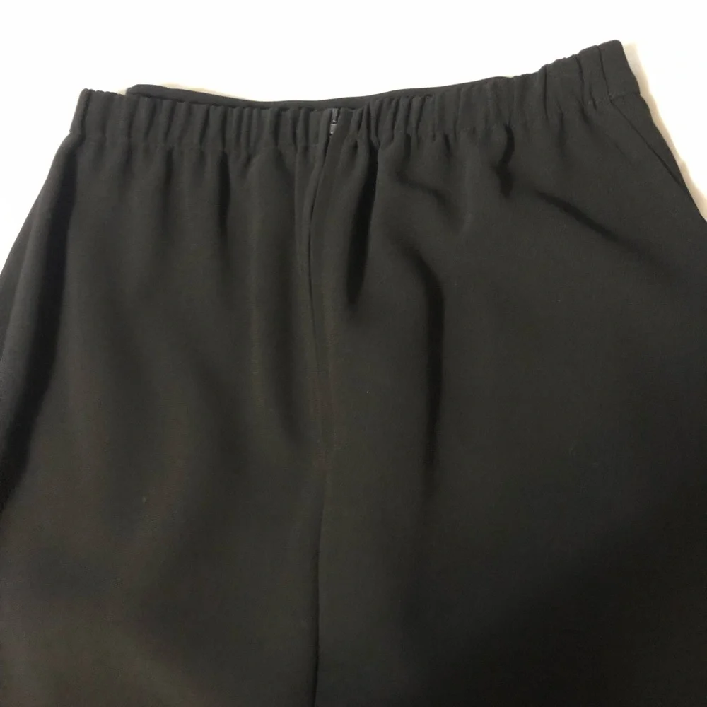 J Taylor Back White 3 pc Skirt set Timeless Professional business style size 8